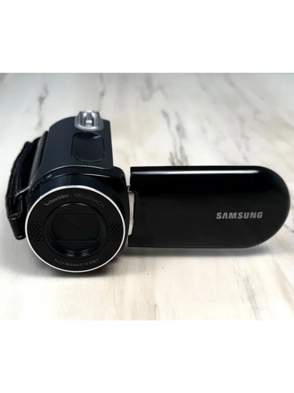 SAMSUNG Digital Handheld CAMCORDER Video Camera SMX-F33BN/XAA + Battery UNTESTED